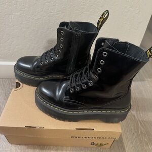 Dr. Martens Jadon black smooth